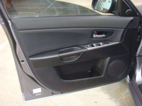 MAZDA 3 照片3