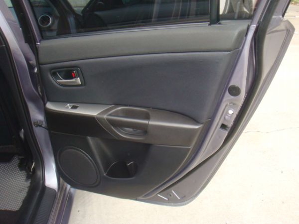 MAZDA 3 照片6