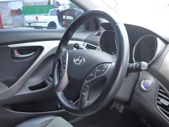 Hyundai 現代/Elantra 照片4