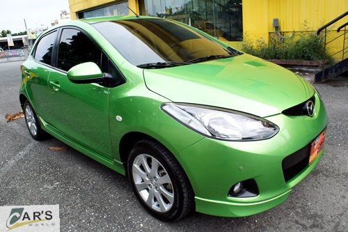 MAZDA2  1.5  小車可愛綠 照片3