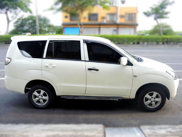 2010 三菱 勁哥 2.4 照片10