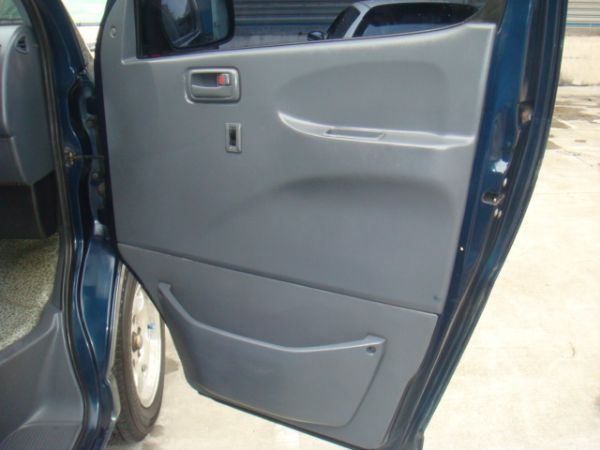 TOYOTA HIACE 照片4
