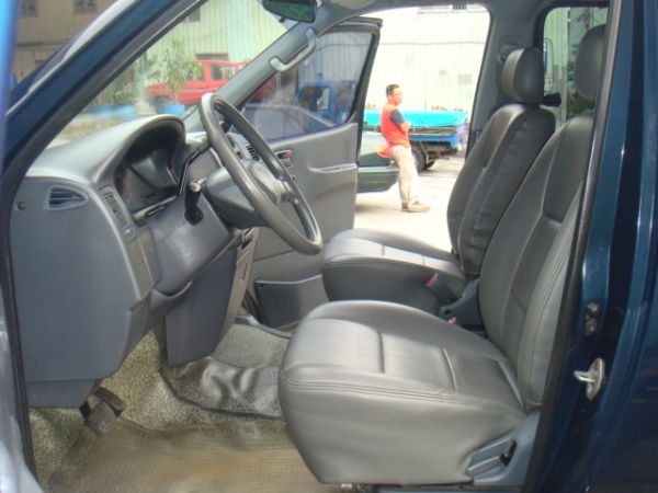TOYOTA HIACE 照片5