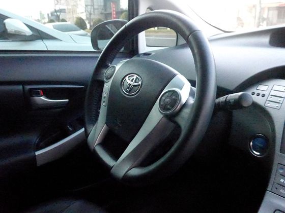 Toyota 豐田/Prius 照片3