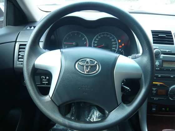 Toyota豐田  Altis 1.8  照片5