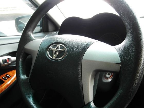 Toyota豐田  Altis 1.8 照片3