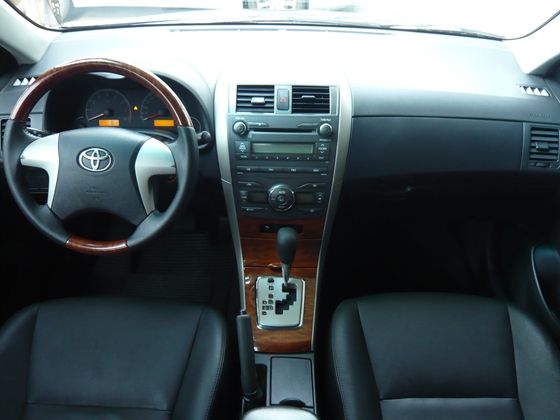 Toyota豐田  Altis 1.8 照片2