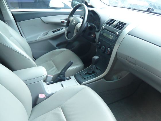 Toyota豐田  Altis 1.8 照片3