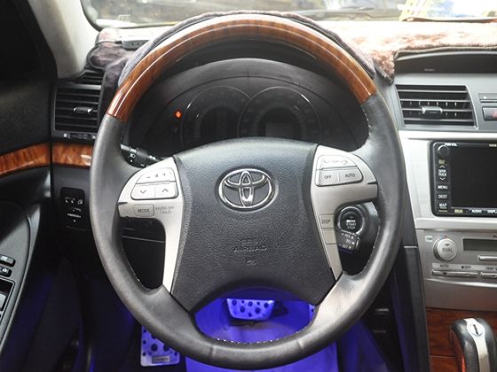 Toyota豐田  Camry  2.4 照片5