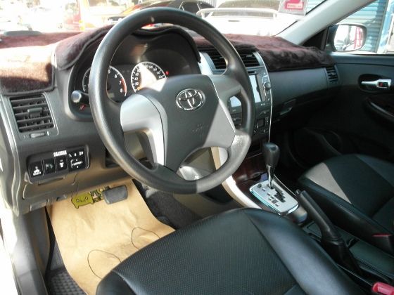 Toyota豐田  Altis 1.8 照片3