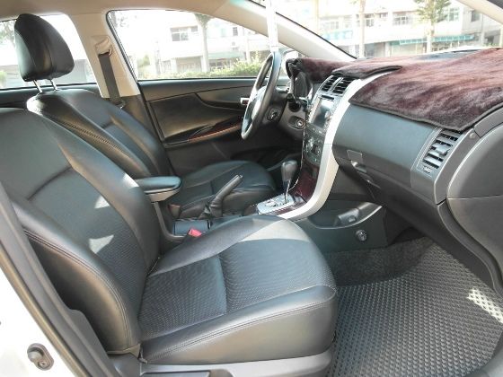 Toyota豐田  Altis 1.8 照片7