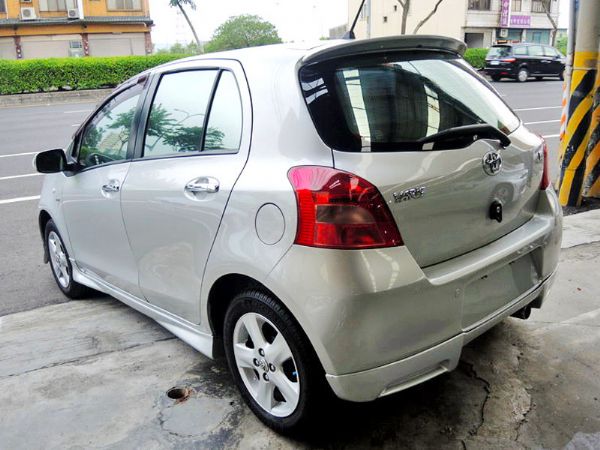 09 豐田 YARIS 1.5 /可貸款 照片9