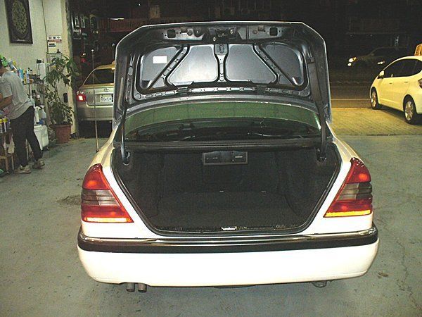 Benz 賓士 C200 2.0 照片8