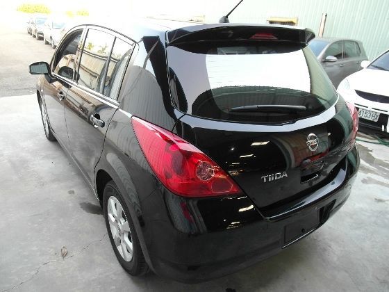 Nissan 日產 Tiida (5D) 照片10