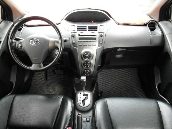 Toyota豐田  Yaris 1.5  照片2