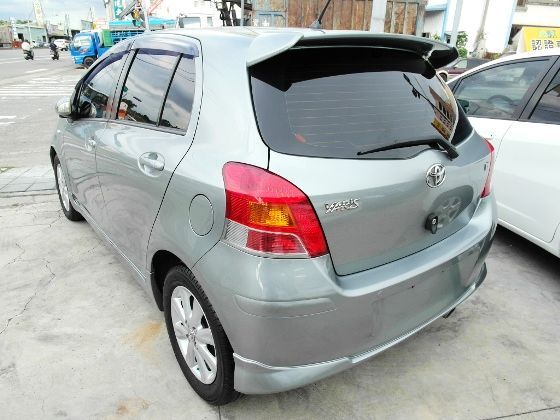 Toyota豐田  Yaris 1.5  照片10