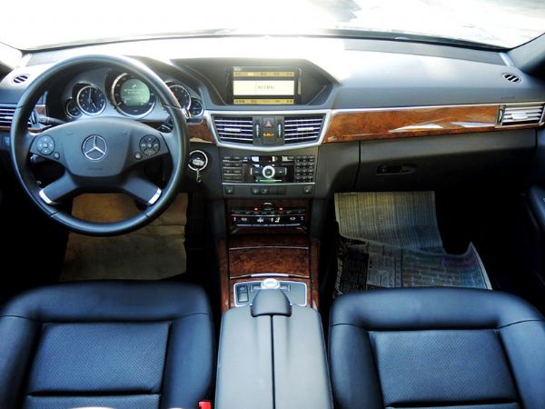 2011 BENZ E350 / 可貸款 照片3