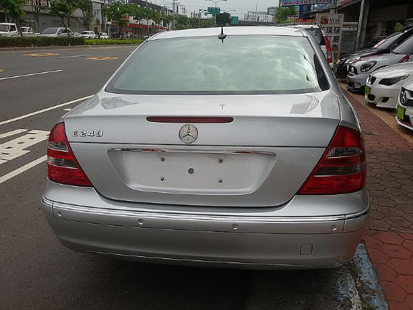 BENZ 賓士 E240 照片4