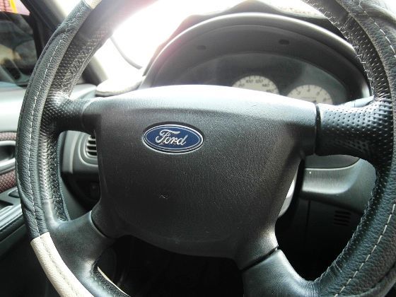 Ford福特 Tierra XT 1.6 照片3