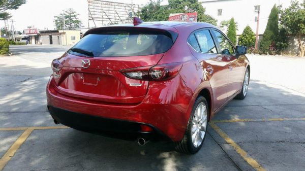 MAZDA 3 頂級 照片4