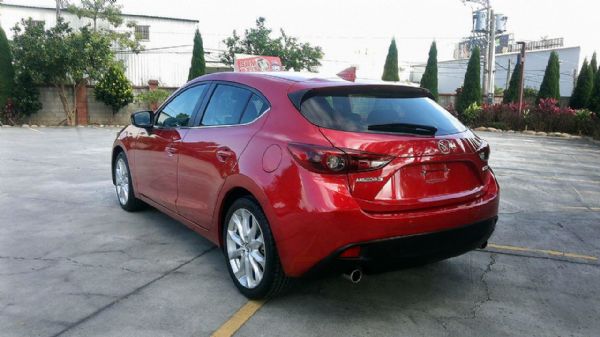 MAZDA 3 頂級 照片5