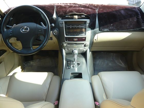 Lexus IS250 2.5  照片2