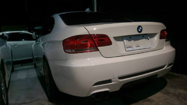 09年 BMW 320CI 照片7
