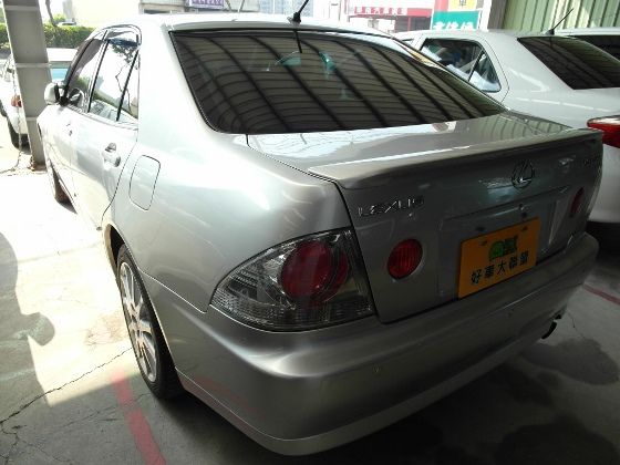 Lexus IS200 2.0  照片10