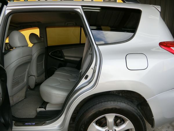 2009年 豐田 RAV4 銀 2.4 照片4