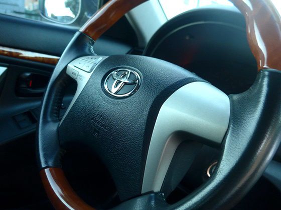 Toyota 豐田/Camry 2.4 照片3