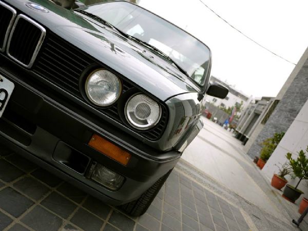 1989年 經典老鯊 E30 原廠手 照片2