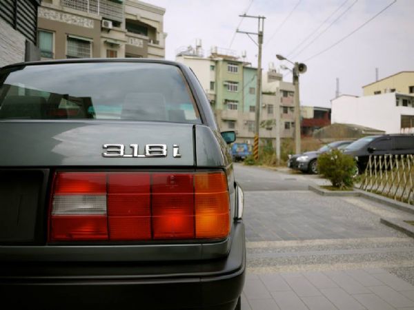 1989年 經典老鯊 E30 原廠手 照片5