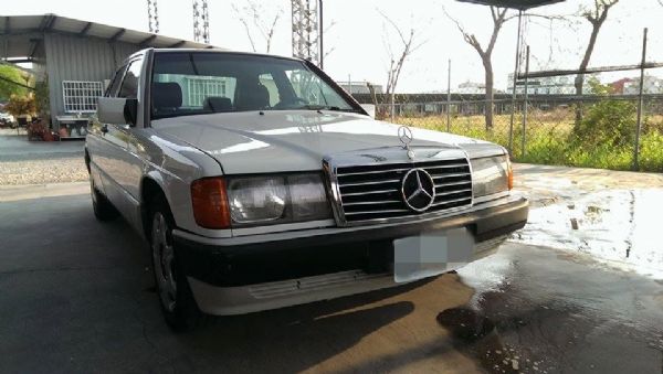 1990年 W201  190E 白色 照片1