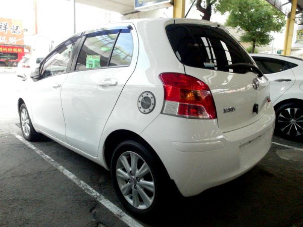 2011年豐田 Yaris 1.5 白 照片10