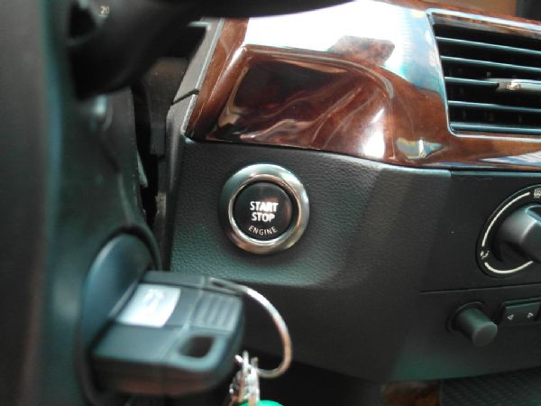 06年 BMW 520D 黑 照片6
