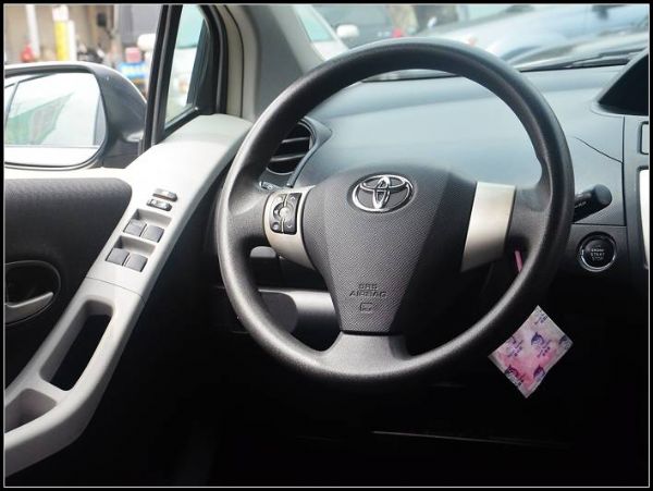 2008TOYOTA YARIS 照片3