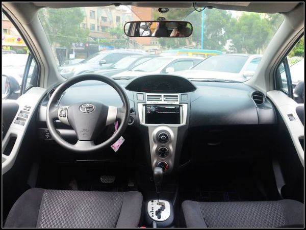 2008TOYOTA YARIS 照片4