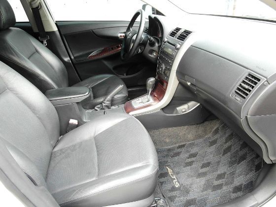 Toyota 豐田 Altis 1.8 照片7