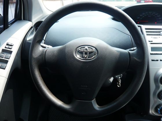 Toyota豐田  Yaris 1.5 照片5