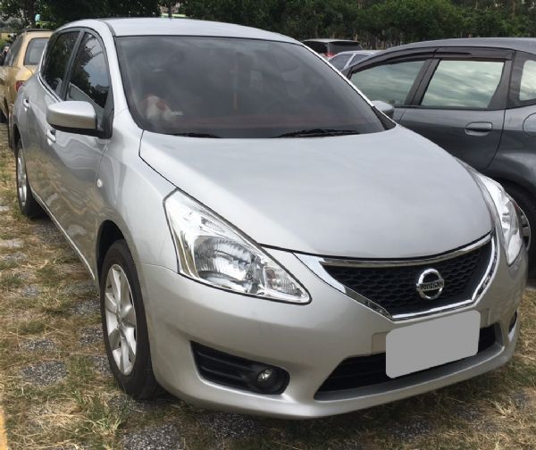 2013年 日產 TIIDA 照片1