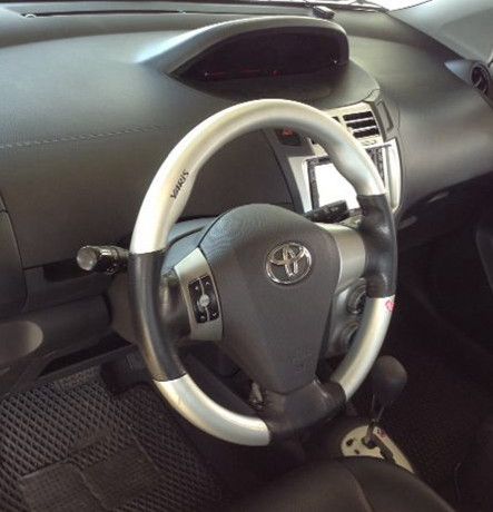 2009年 toyota Yaris 照片3