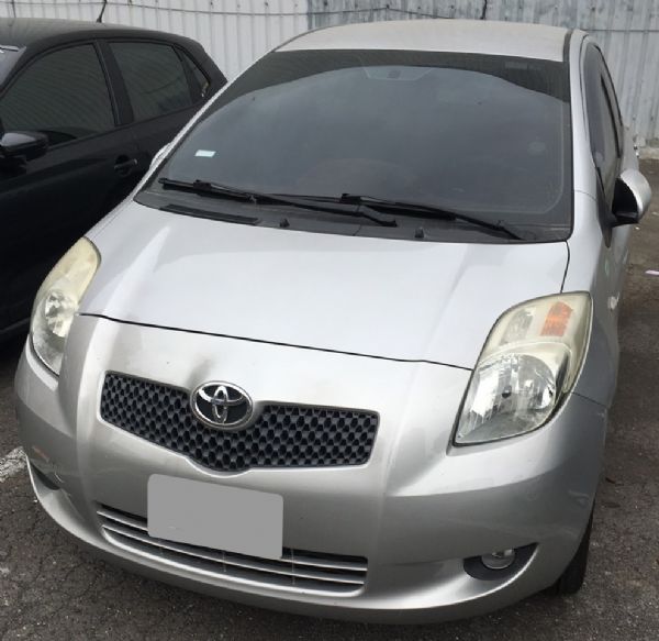 2012年 toyota Yaris 照片1