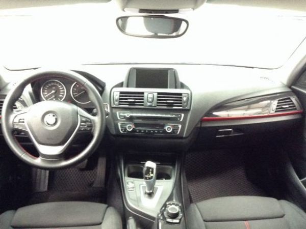 2010年 BMW 118I 照片3