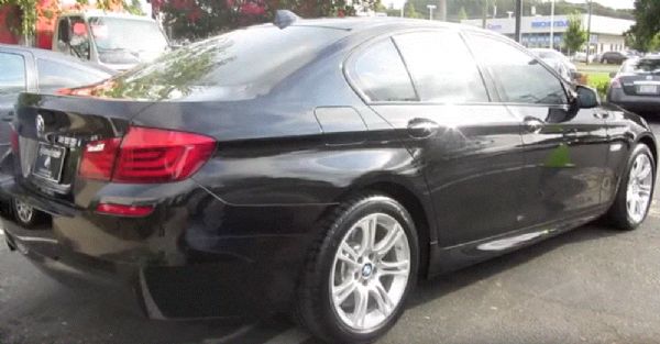 2011年 BMW 528I 照片2