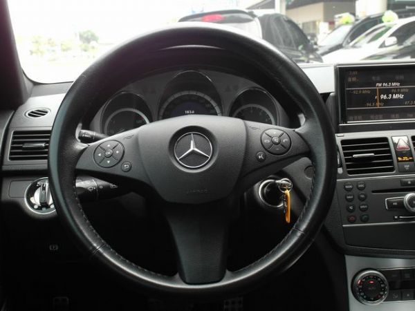 2009年 C300 白 82萬 照片5