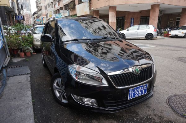 2011 skoda fabia 1.2 照片3