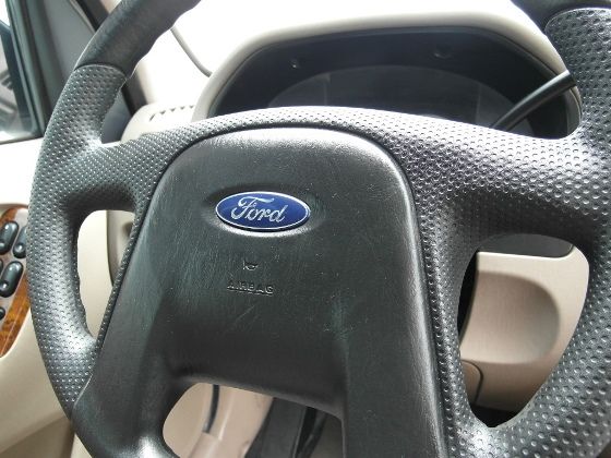 Ford 福特 Escape 2.0 照片3