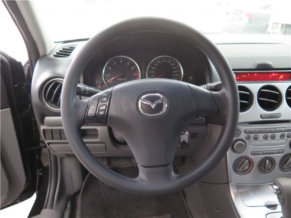 2004年 Mazda 馬自達6 照片6