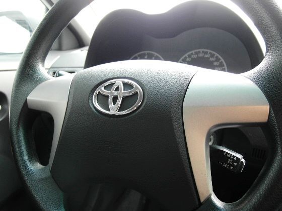 Toyota 豐田 Altis 1.8白 照片3