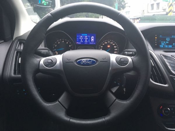 FORD FOCUS 1.6S 照片6